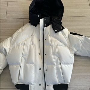 Moose knuckles Authentic New Coat